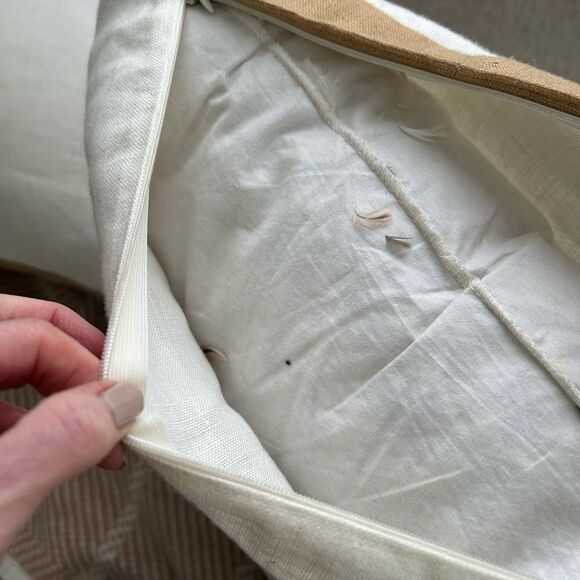 Kuk-May Rare feather Hand Embroidered Linen 20” pillows with down inserts - Picture 9 of 9